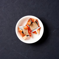 2 beef-style stock cubes