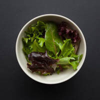 50g mixed salad leaves